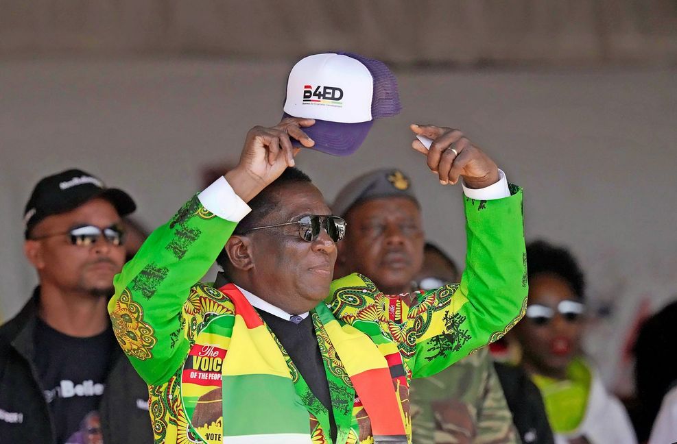 Emmerson Mnangagwa, genannt „Krokodil“, klammert sich mit allen Mitteln an die Macht – und sei es mit brutaler Gewalt.