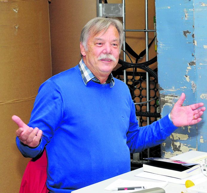 Imre Török bei einer Lesung im Sindelfinger Z-Druck zum 125-jährigen Jubiläum der SZ/BZ. Bild: Stampe/A