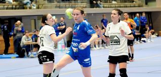 Denise Dieterle (Mitte) und die HSG Böblingen/Sindelfingen 2 können am Samstag den Knopf an den Landesliga-Klassenverbleib machen.