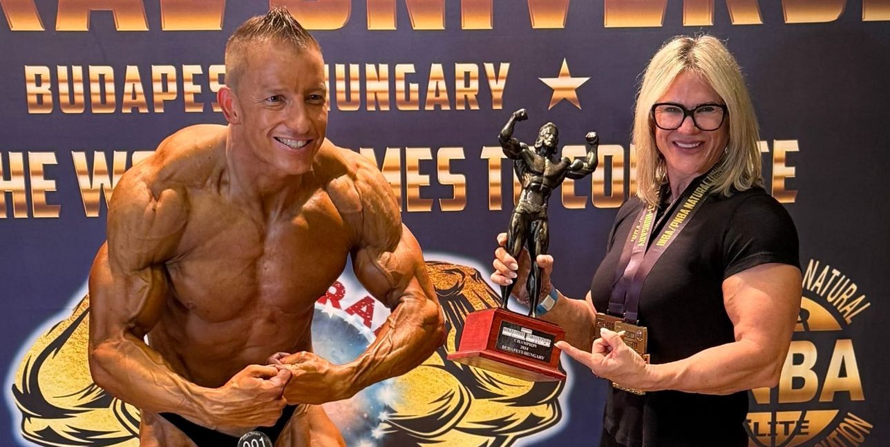 Ein bärenstarkes Duo: Christian Kellenberger mit Trainerin Ueberschär.Bild: z
