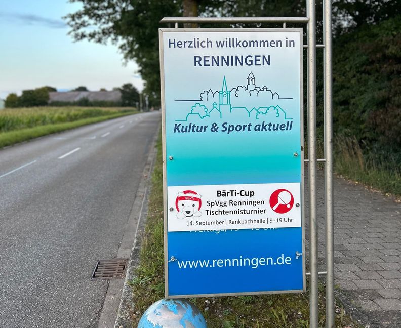 Hinweisschild für den BärTi-Cup in Renningen.