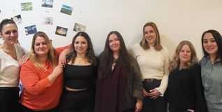 Das Team der Sindelfinger Suchthilfe Mevesta: Manuela Wölky, Sarah Dreyer, Aylin Stahl, Stella Malezic, Leonie Kugler, Jessica Bernhard, und Janna Wolf. (von links)