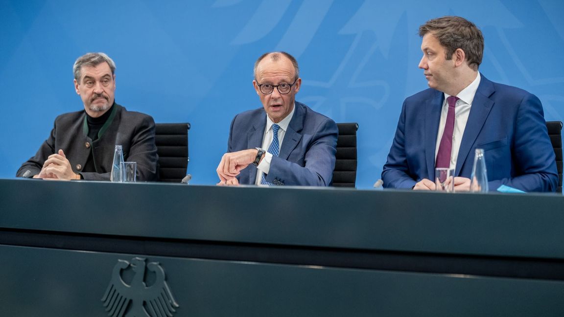 Die Regierungskoalition will das Verbrenner-Aus auf EU-Ebene aufweichen und die Anschaffung von E-Autos wieder fördern. (Archivbild)