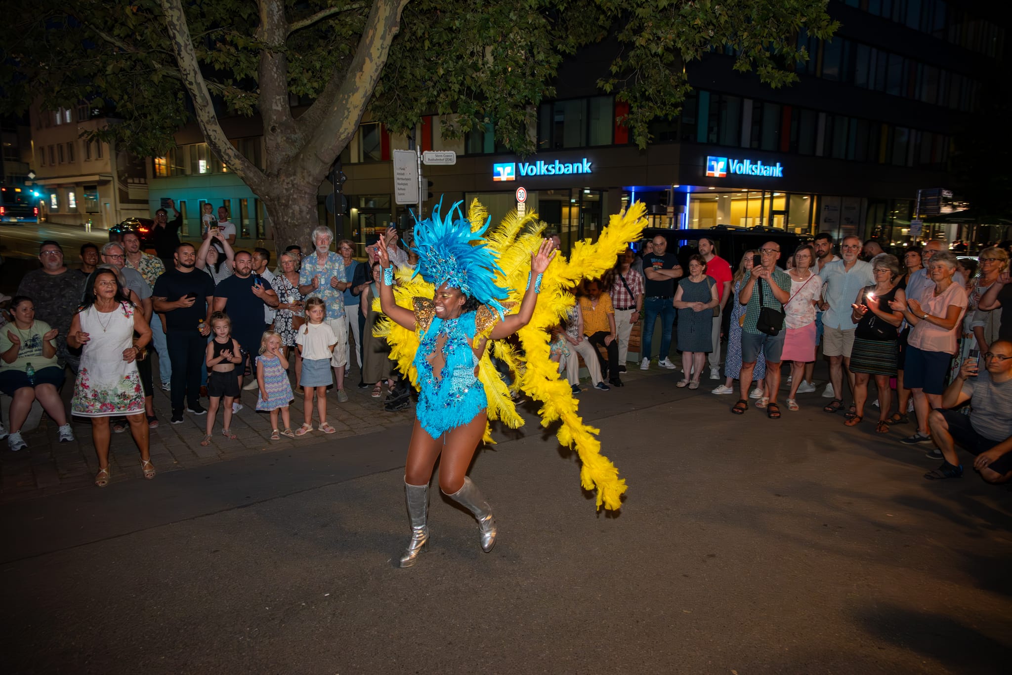 Lana Samber sorgt für brasilianische Momente beim Salsa-Abend.