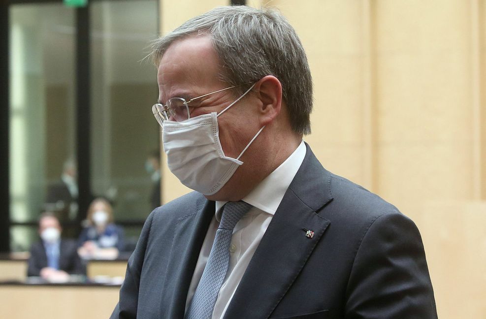 NRW-Ministerpräsident Armin Laschet am Freitag im Bundesrat  – der CDU-Chef bekommt von seinem Vize Thomas Strobl Unterstützung für eine Kanzlerkandidatur. Foto: dpa/Wolfgang Kumm