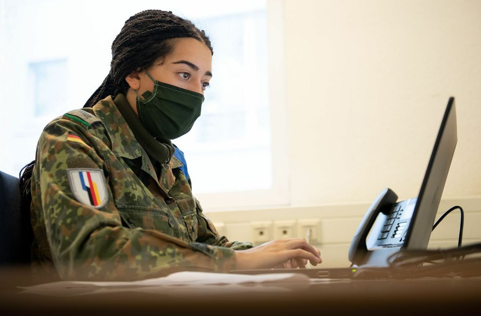 Ohne die Bundeswehr kommen viele Gesundheitsämter bei der Kontaktnachverfolgung nicht hinterher. Foto: Leif Piechowski