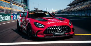 Seit 2022 kommt in der Formel 1® der Mercedes-AMG GT Black Series als offizielles FIA F1® Safety Car zum Einsatz.