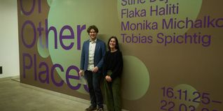 Dr. Frieder Vogelmann und Galerieleiterin Hannah  Eckstein.