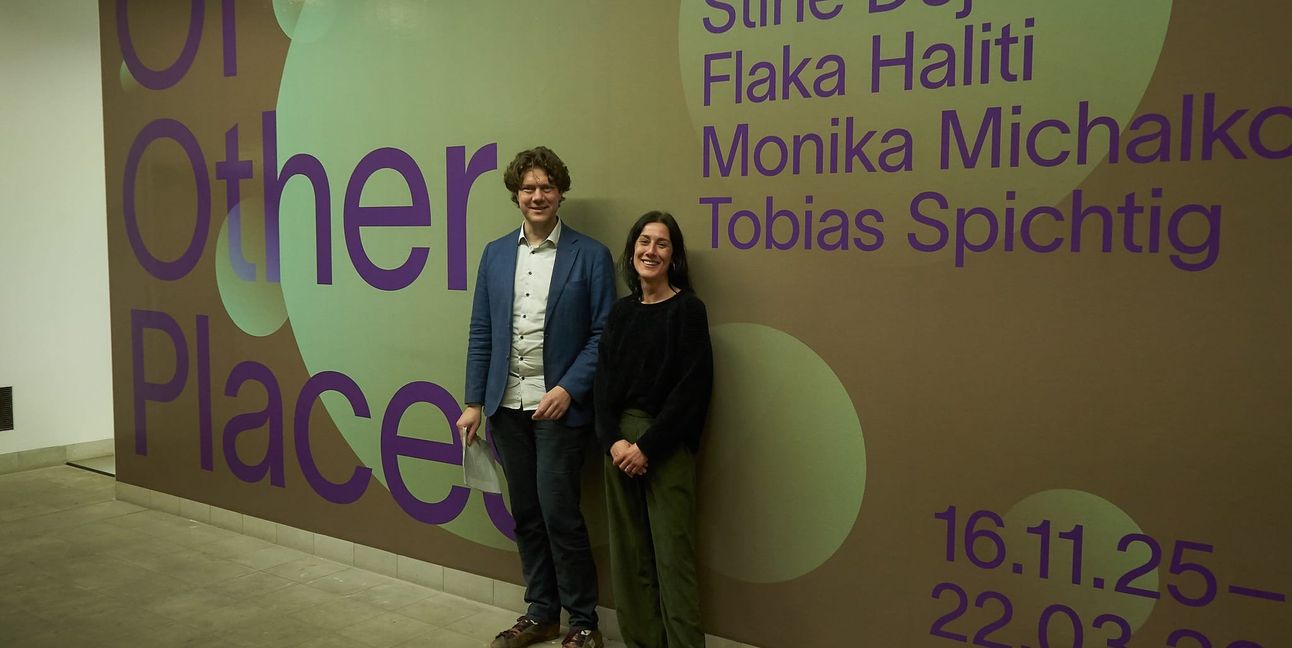 Dr. Frieder Vogelmann und Galerieleiterin Hannah  Eckstein.