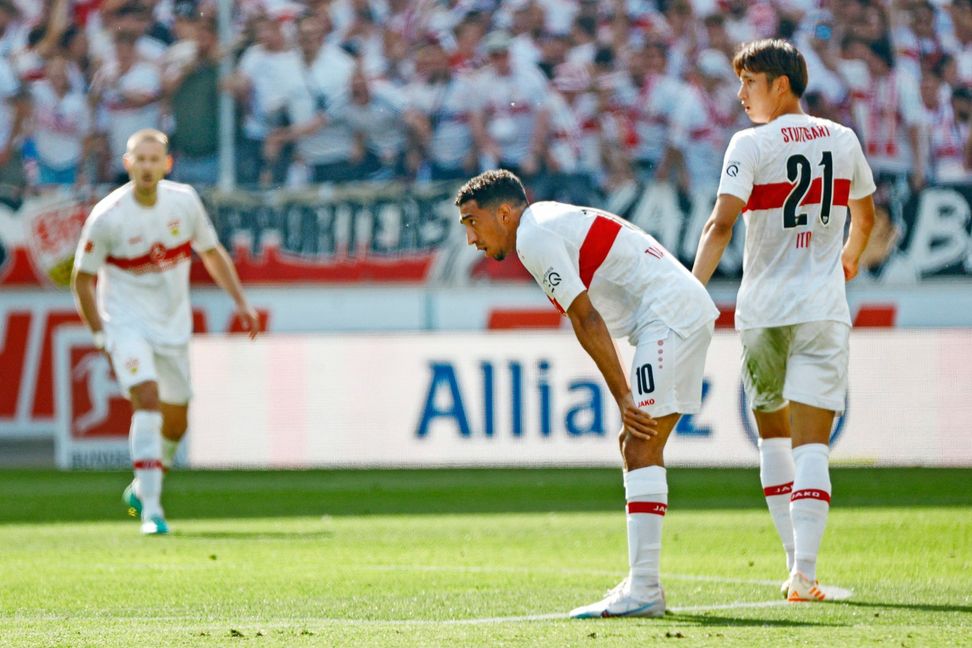 Hiroki Ito, Tiago Tomas und Waldemar Anton (von rechts): Nach der verpassten direkten Rettung gegen die TSG Hoffenheim müssen die VfB-Profis den Fokus auf der HSV richten.