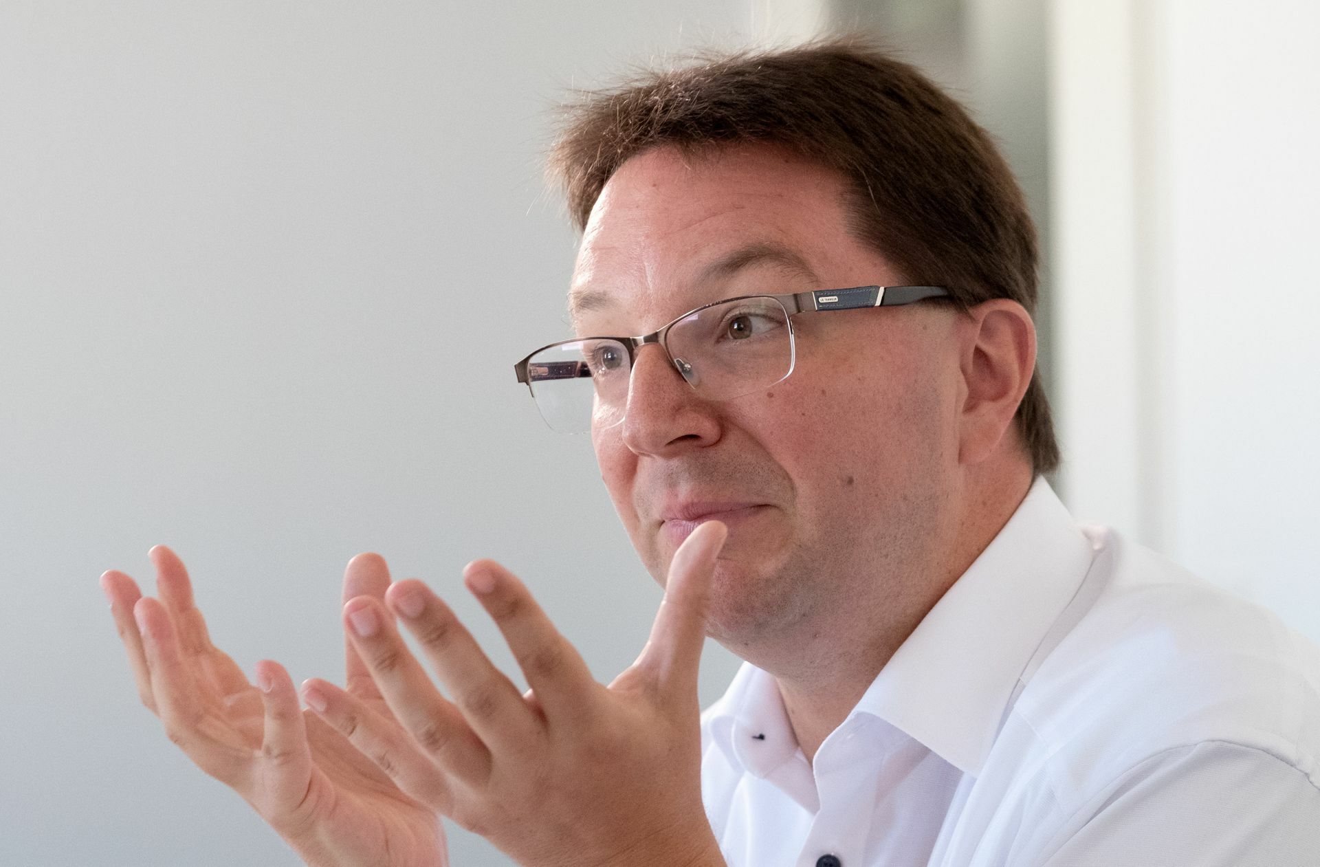 Michael Blume sieht Verbindungslinien zwischen Antisemitismus und Verschwörungsmythen. Für die Neue Rechte – in Deutschland wie in Israel –  ist er deshalb ein rotes Tuch (Archivbild).