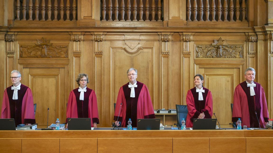Der 6. Senat mit dem Vorsitzenden Richter Ingo Kraft (M) bei der Verhandlung des Bundesverwaltungsgerichts. (Archivbild)