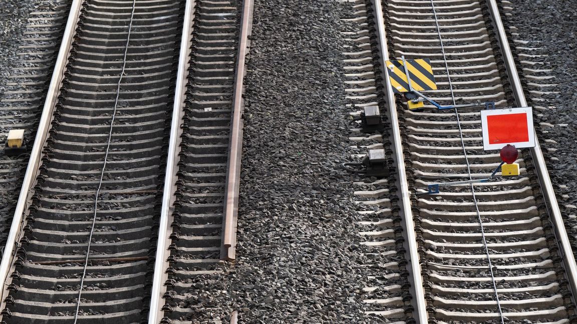 Noch ist unklar, woher fehlendes Geld fürs Schienennetz und für die Autobahnen kommen soll.