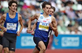 Ein gewohntes Bild: Alexander Stepanov führt das Feld an.