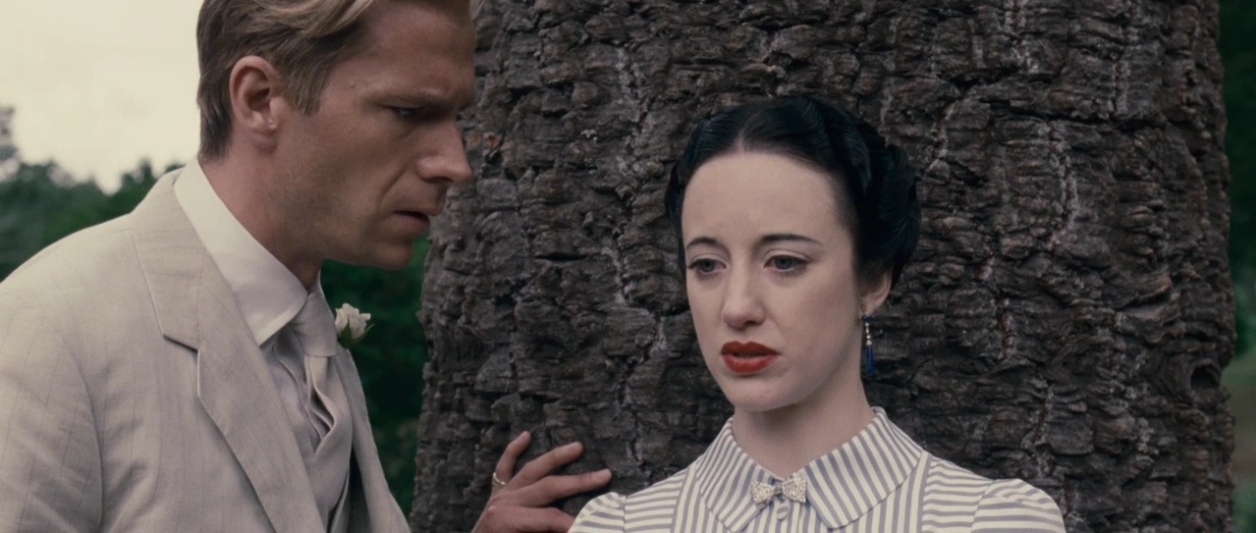 Nein, das sind nicht Prinz Harry und Meghan Markle, sondern König Edward VIII. und Wallis Simpson im Film „W.E.“ von Madonna.      Bild: z