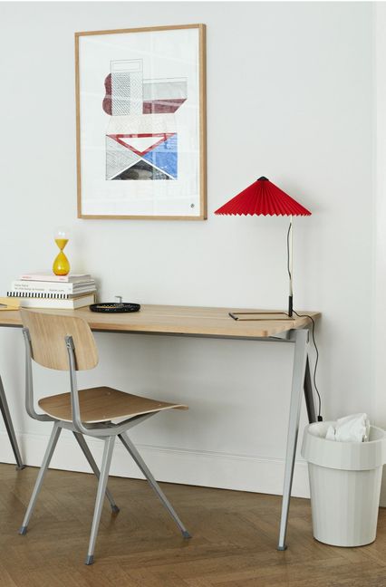 Junges Design aus Dänemark: Schreibtischleuchte „Matin“ von Hay.
 Foto: Hersteller/Klaus L Moeller