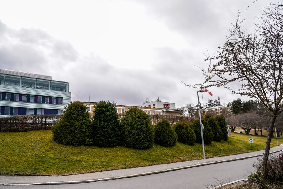 Im Jahre 2025 soll die Klinik auf das Flugfeld umziehen. Das Areal an der Böblinger Waldburgstraße wird für eine andere Nutzung frei. Bild: Dettenmeyer/A