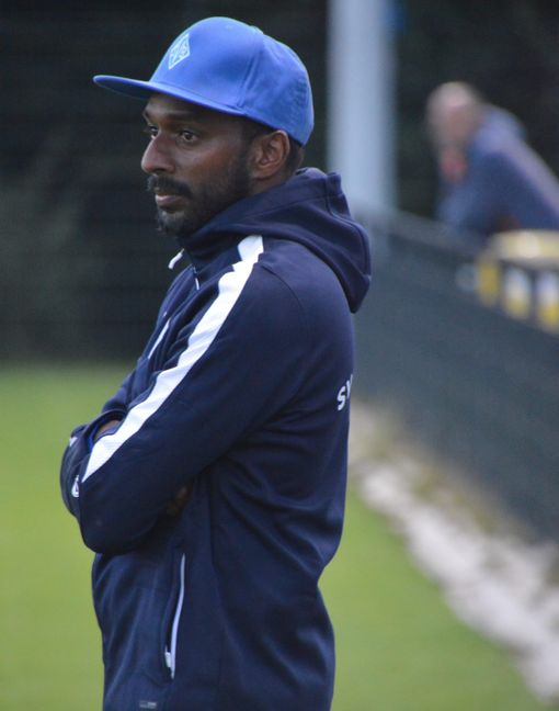 Anthony Johnson Ariaratnam rückt zur kommenden Runde als gleichberechtigter Trainer von der zweiten zur ersten Mannschaft der SV Böblingen auf.