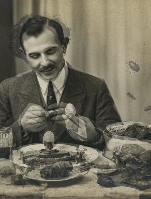 Das Deutsche Fleischermuseum auf dem Böblinger Marktplatz zeigt die Ausstellung „Alte Schinken – Eine Retrospektive des Zukünftigen“. Die Eröffnung am Donnerstag, 7. April beginnt um 19 Uhr im Bären-Kino (Eintritt frei) mit KI-generierten Kunstfilmen, anschließend geht es ins Fleischermuseum. Zu sehen bis zum 12. Oktober: Mittwoch bis Freitag von 15 bis 18?Uhr, Samstag von 13 bis 18 Uhr, Sonn- und Feiertag von 11 bis 17 Uhr.