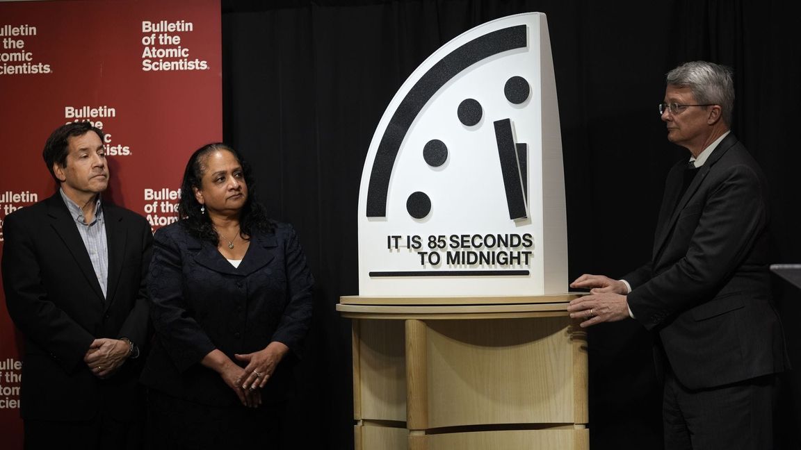 Der Stand der "Weltuntergangsuhr" wird vorgestellt.