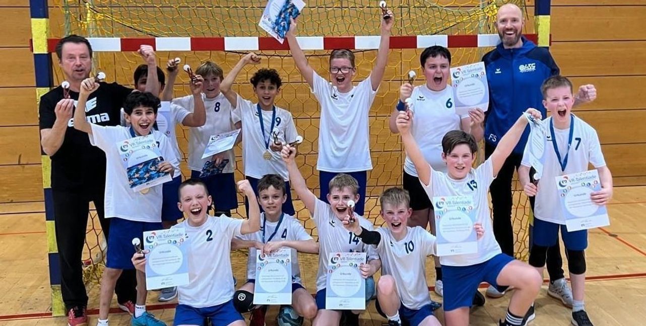 Sechs Siege in sechs Spielen: Die E-Junioren dürfen zurecht feiern.