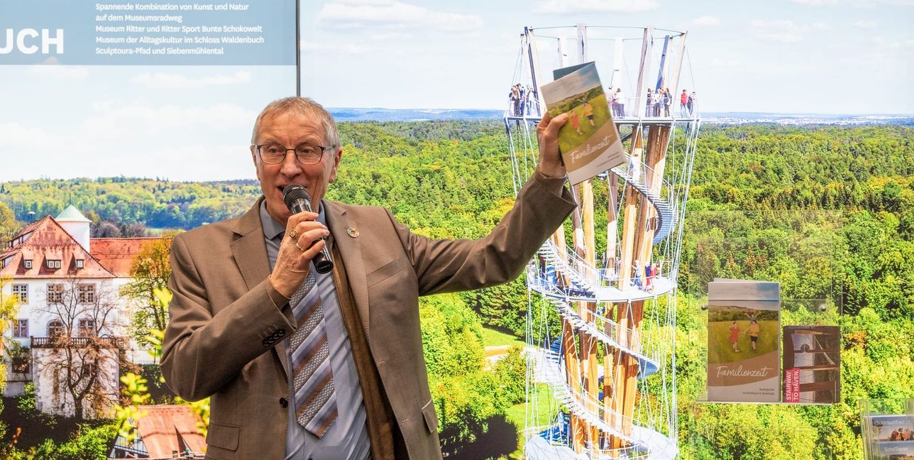 Landrat Roland Bernhard wirbt füür den Kreis Böblingen.