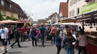 Höhepunkt der Ehninger Pfingsttage  ist auch in diesem Jahr der große Pfingstmarkt am Montag in den Straßen der Ortsmitte.    Bild: Nüßle
