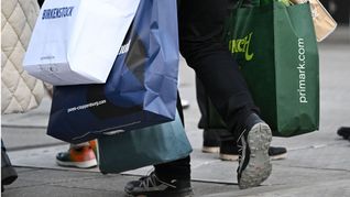 Der Karsamstag ist im Christum Teil der drei österlichen Tage. Doch heute, da er ein normaler Einkaufstag ist, wird er von den meisten vor allem zum Einkaufen genutzt.