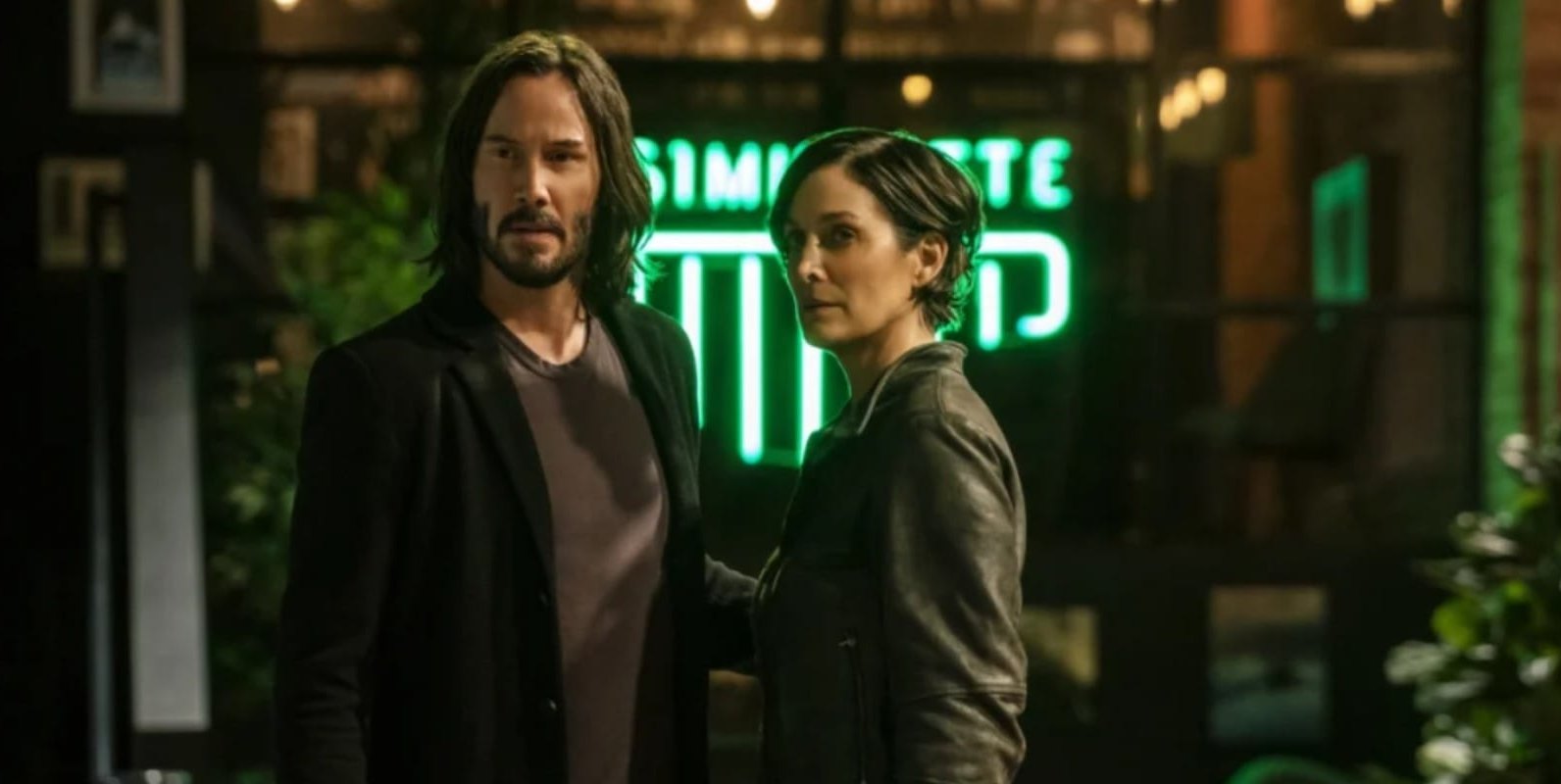 Keanu Reeves und Carrie-Anne Moss in „Matrix Resurrections“.