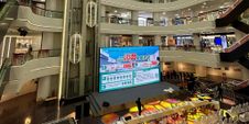 Die Bühne im Einkaufszentrum in Shanghai.