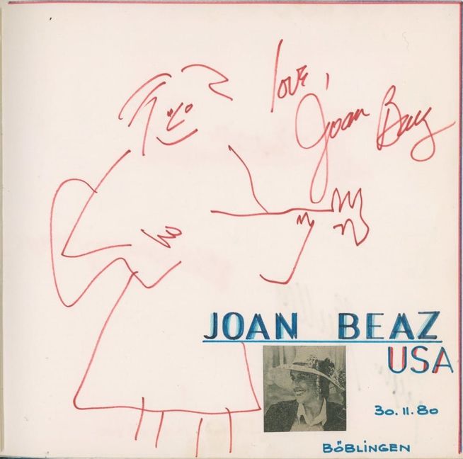 Joan Baez hat sich 1980 mit einer Zeichnung im Autogramm-Album von Andreas Henkel verewigt.