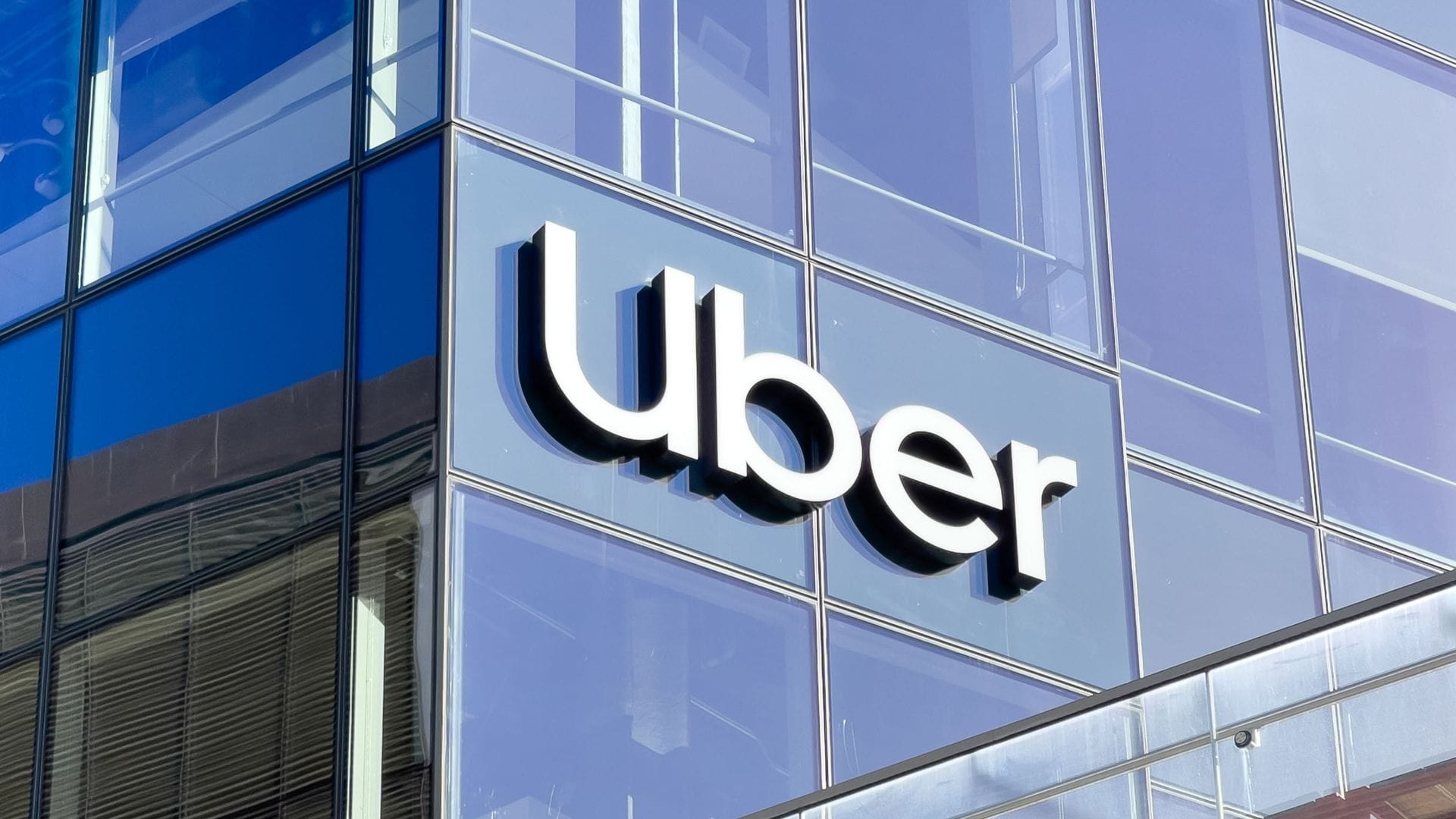 Die Entwicklung eigener Technologie zum autonomen Fahren hatte Uber schon vor Jahren aufgegeben. (Archivbild)
