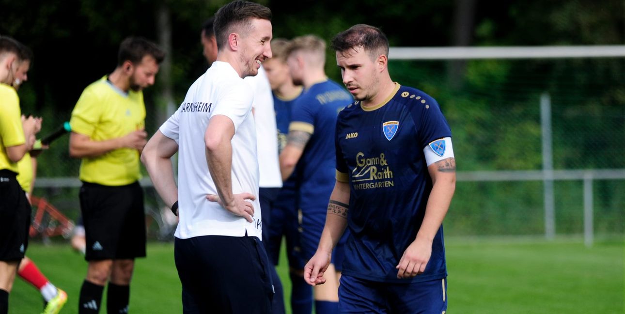Trainer Daniel Knoll (links) und Kapitän Simon Lindner: Jetzt geht es ums Ganze.