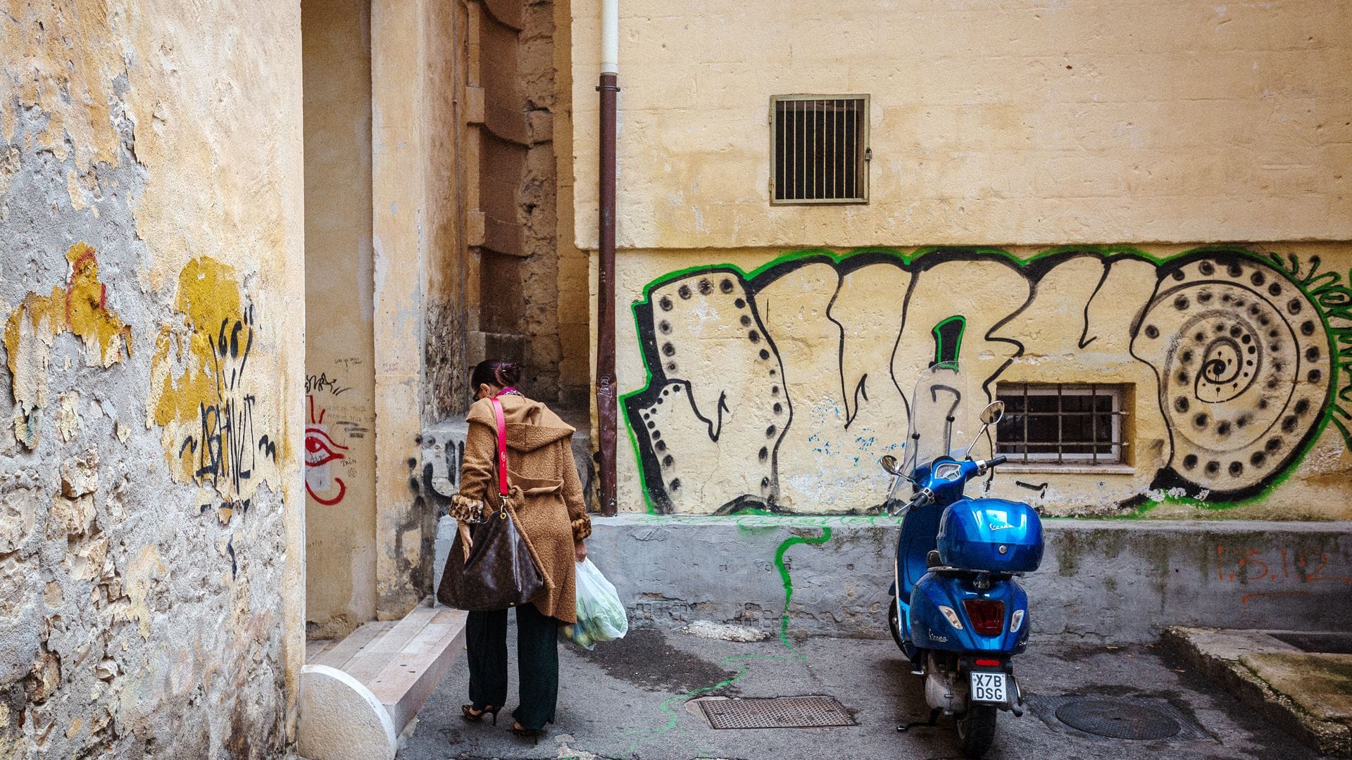 Die Vespa - für viele Italiener Begleiter im Alltag. (Archivbild)