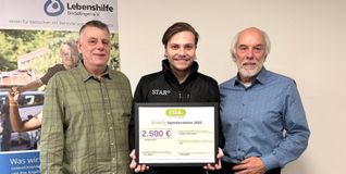 Von links: Markus Off, Maurice Kunert und Lutz Lemke bei der Scheckübergabe.