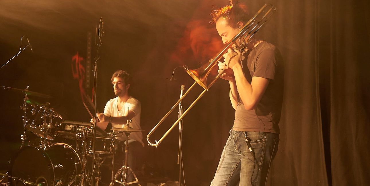 Das Duo „Drum‘n‘Bone“ mit Drummer Christoph Müller und Posaunist Tilman Schaal.