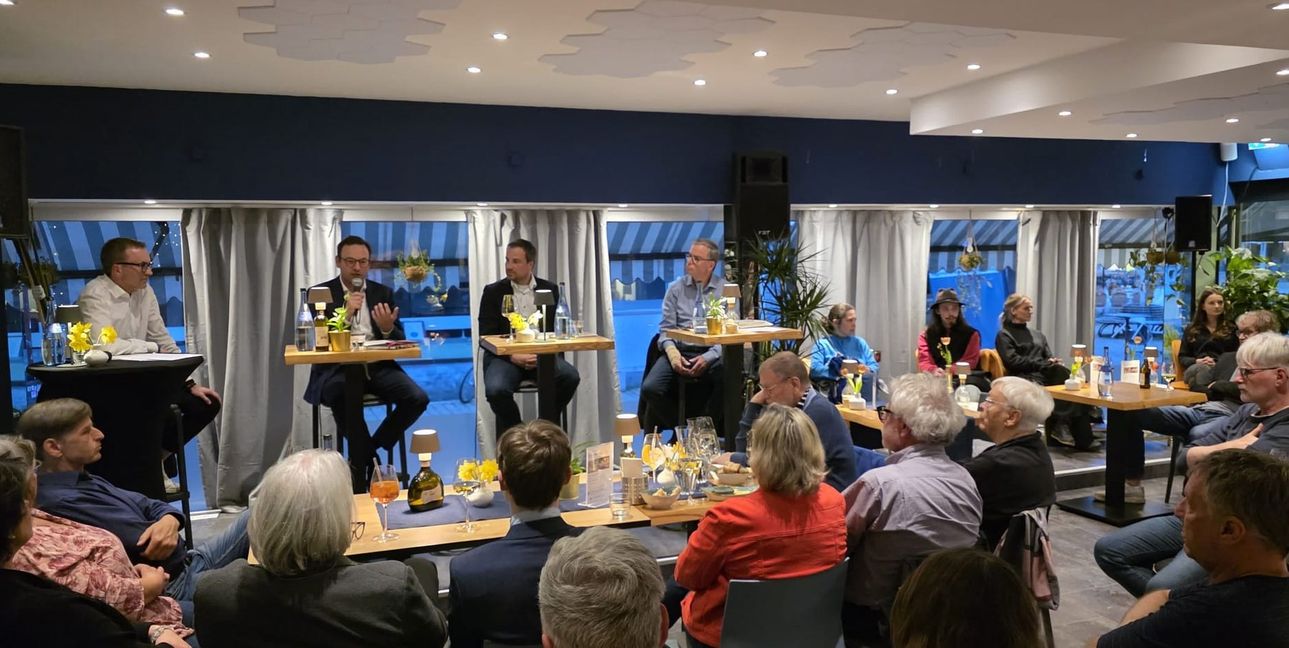 Rund 45 Personen waren zu Gast im Weinkult.