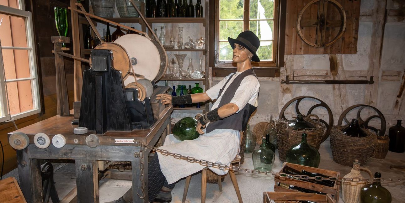 In der Schleiferei war die Arbeit hart.