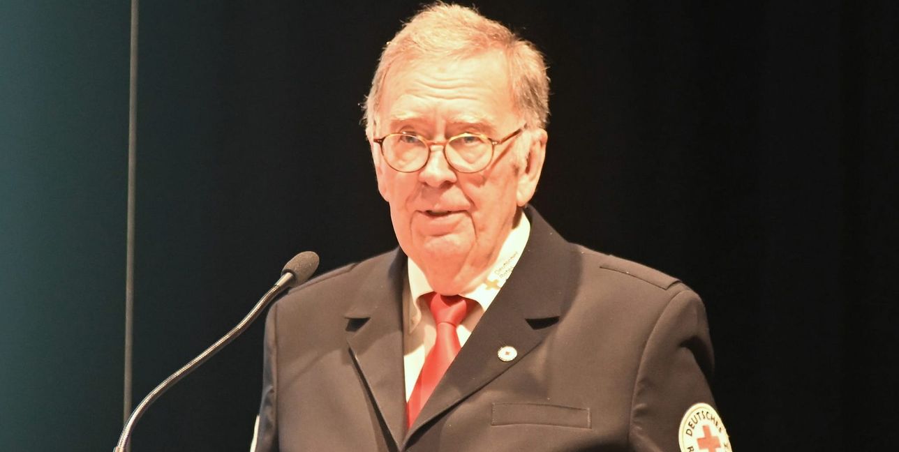 Michael Steindorfner, Ehrenpräsident des DRK-Kreisverbands Böblingen, wirbt für ein soziales Jahr – für mehr Respekt und Zusammenhalt. 	Bild: Reichert