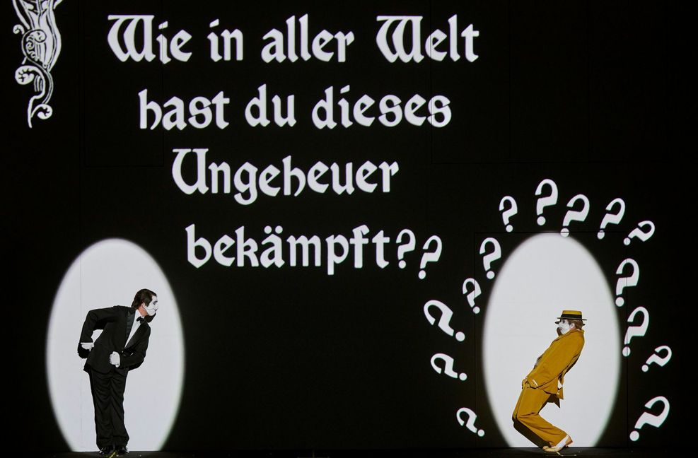 Die Tänzer-Darsteller von Tamino (li., Lorenzo Soragni) und Papageno (Michael Fernandez) in Stuttgart