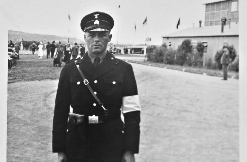 Der SS-Untersturmführer Walter Schallock war im Zweiten Weltkrieg daran beteiligt, Kriegsverbrechen in der Ukraine zu vertuschen.