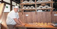 Einfach Brot: Holger Müller backt vor Ort, wie es die Großindustriellen nicht hinbekommen können.
