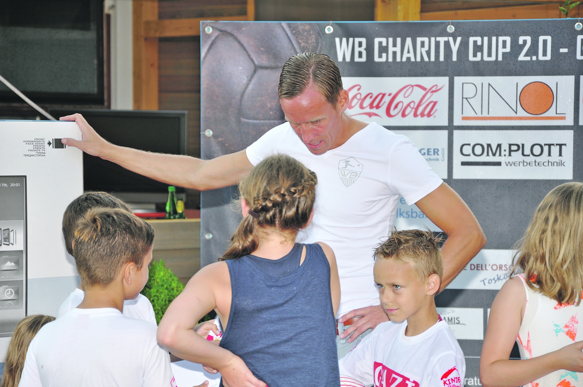 Didi Ludwig beim Charity-Cup des „Weissen Balletts“ 2014. Das Benefiz-Fußballwochenende spülte ordentlich Geld in die Kasse. Jeder Euro geht an einen guten Zweck. Bild: z