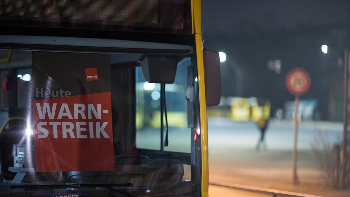 Im privaten Omnibusgewerbe in Baden-Württemberg drohen erneut Streiks. (Symbolbild)