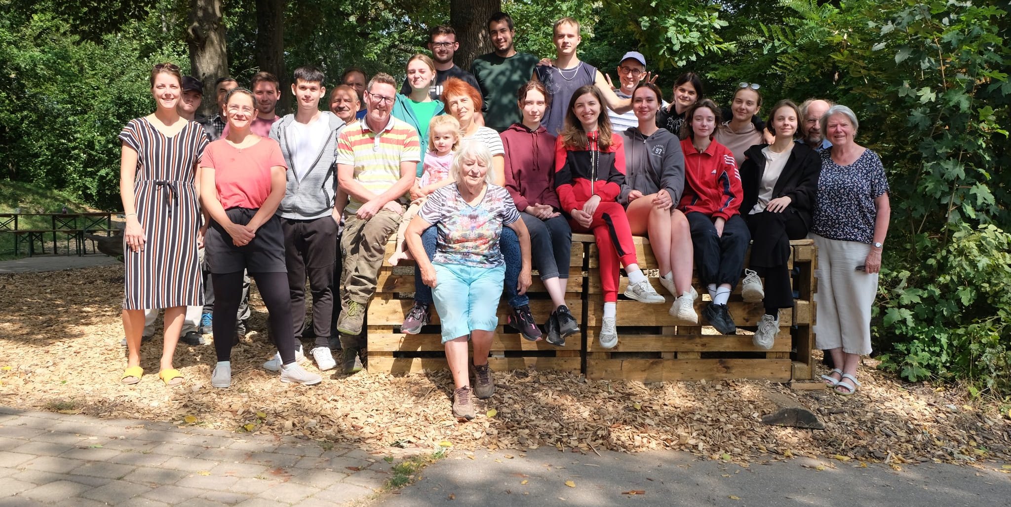 Gemeinsam arbeiten - die letztjährige Gruppe wuchs in den 14 Tagen zu einer Gemeinschaft zusammen.