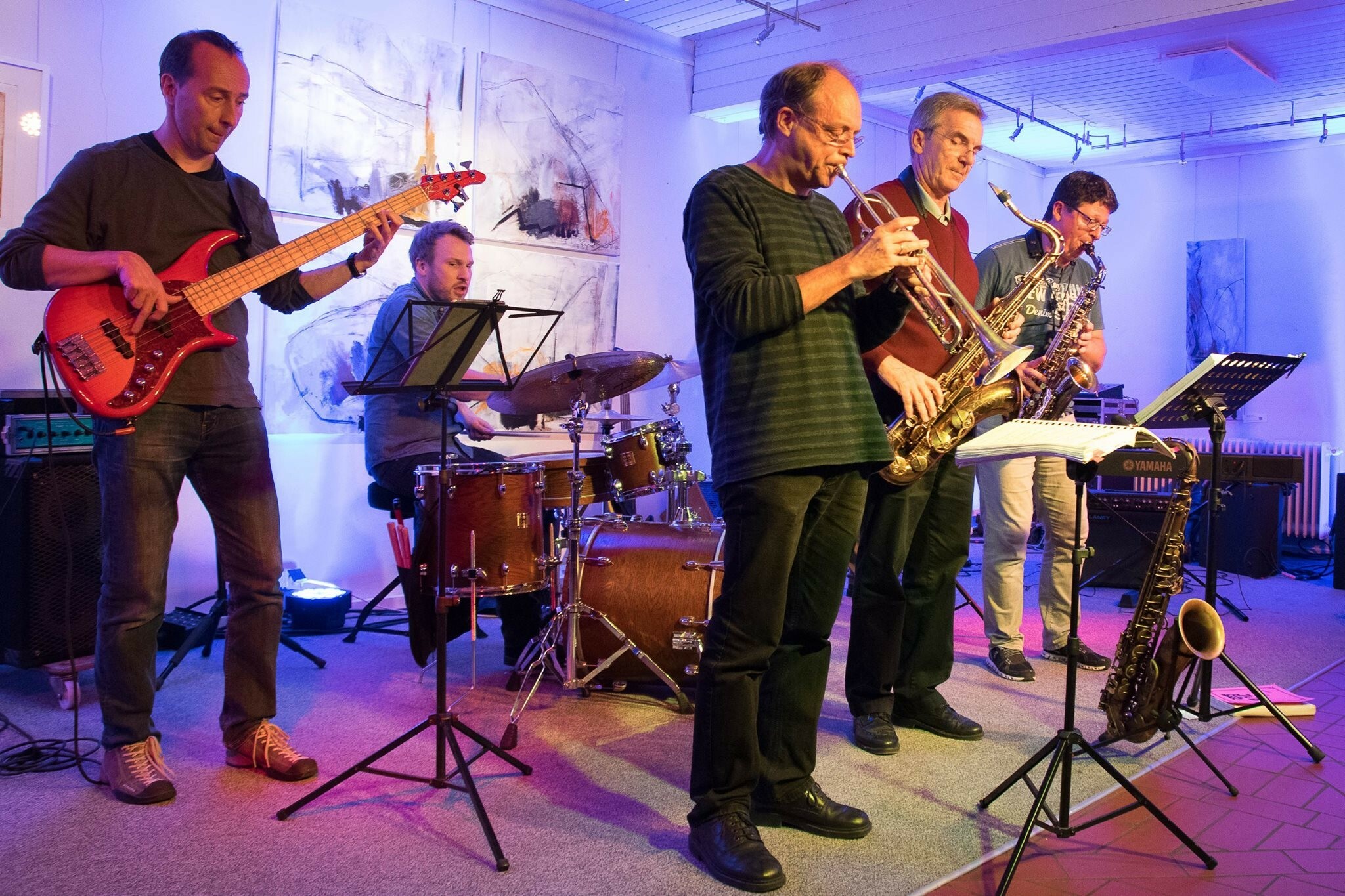 Neben Talkformaten und der Jazzsession bietet das Blauen Haus in Böblingen auch wechselnden Künstlern und Bands eine Bühne. Im Herbstprogramm sollen nun vor allem auch junge Bands eine Plattform bekommen. Bild: z