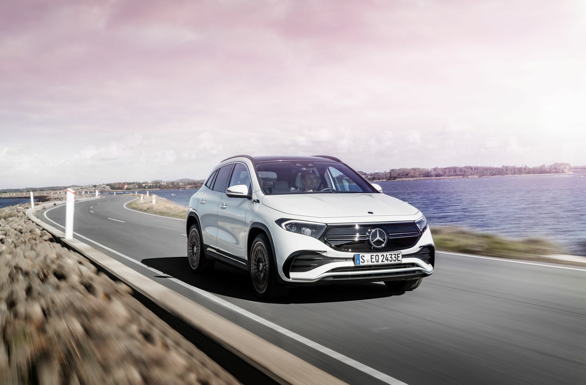 Der EQA soll den Stückzahlen bei Mercedes Auftrieb verschaffen. Doch derzeit verlieren die Deutschen auf dem E-Markt den Anschluss.