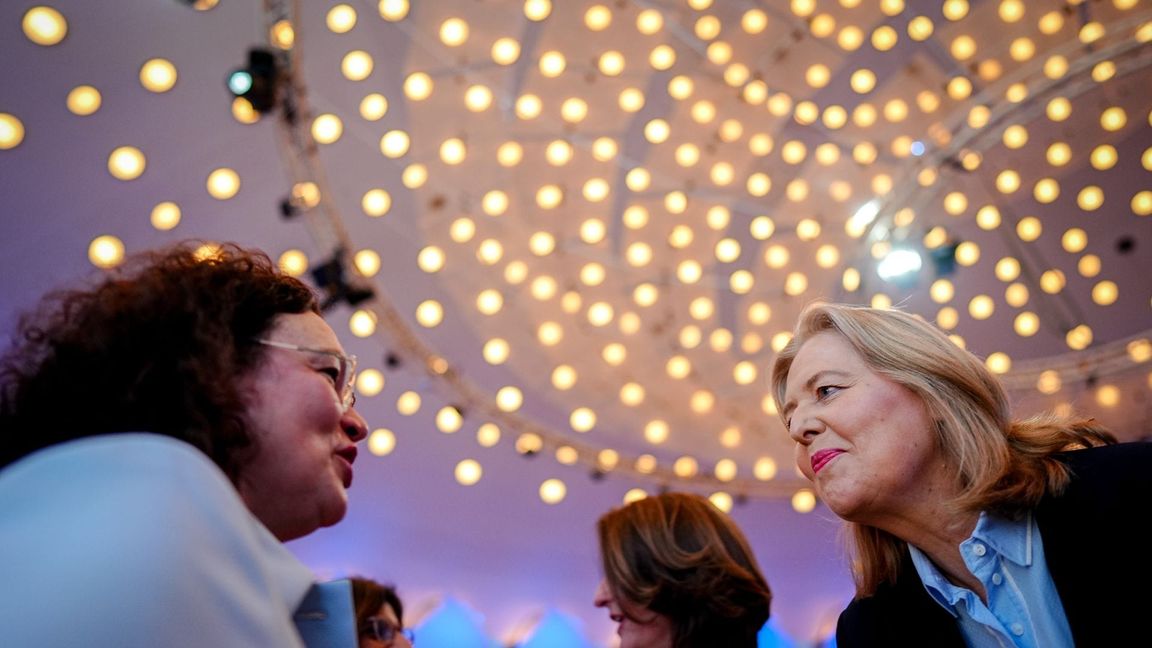 Arbeitsministerin Bärbel Bas (SPD) verspricht der Chefin der Bundesagentur für Arbeit, Andrea Nahles, und den Jobcenter-Mitarbeitern, auf sie zu hören.