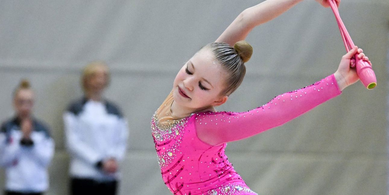 Alica Sophie Krüger mit den Keulen.