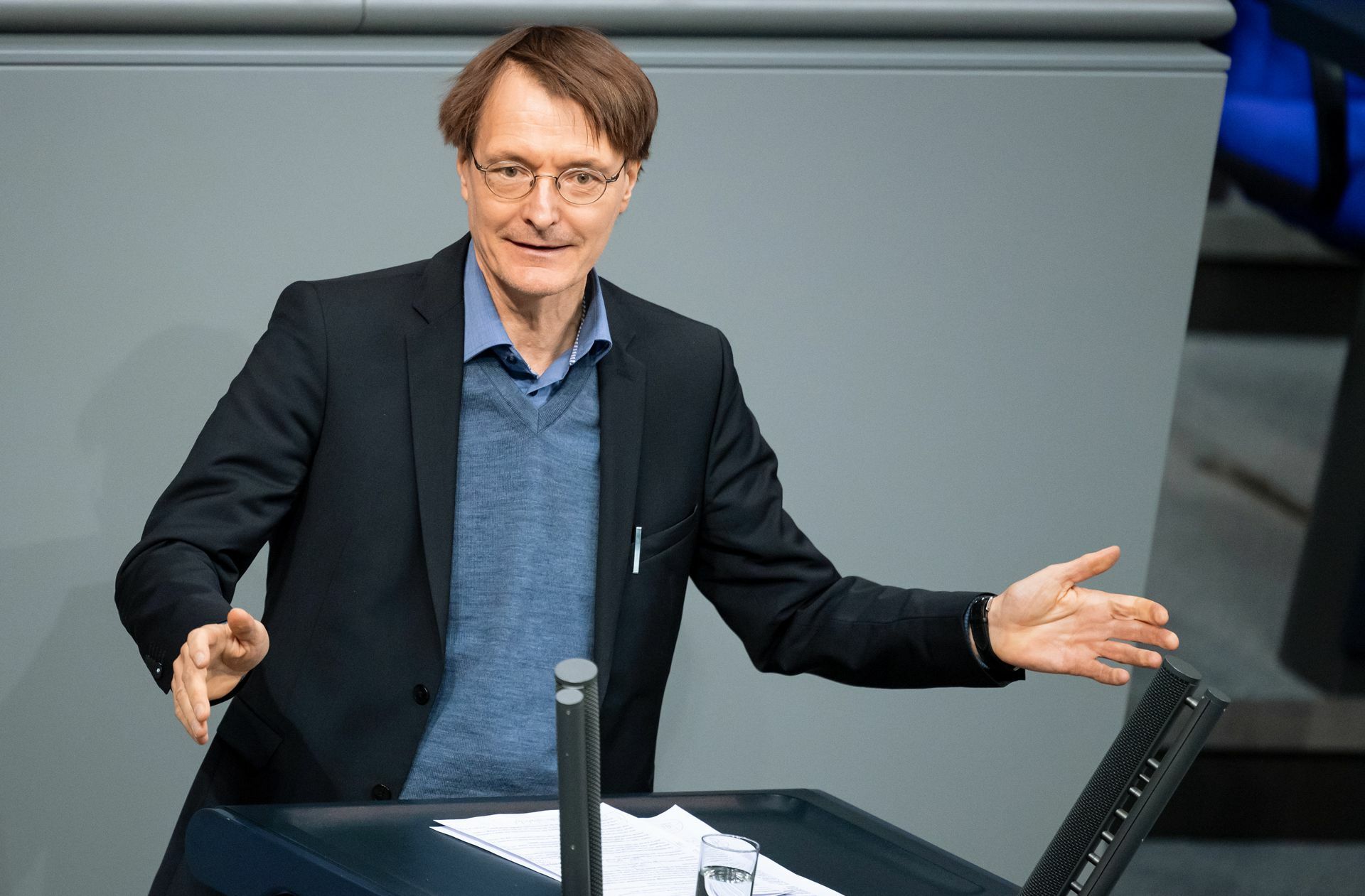 Karl Lauterbach ist im Internet zur Zielscheibe Foto: dpa/Bernd von Jutrczenka